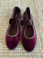 Manoletina de terciopelo con pulsera fruncida – Burdeos / Taupe - Imagen 2