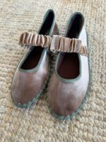 Manoletina de terciopelo con pulsera fruncida – Burdeos / Taupe - Imagen 7