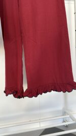 Conjunto burdeos con frunces y volantes - Imagen 4