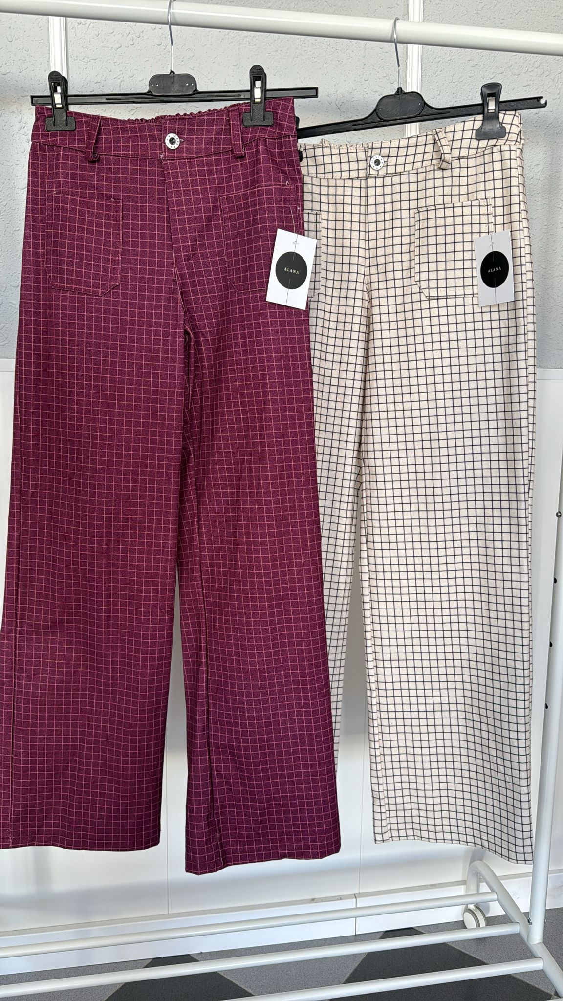 WhatsApp Image 2025-11-08 at 13.40.22 Pantalón de cuadritos con goma en cintura - Imagen 1