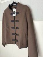 Chaqueta estilo militar