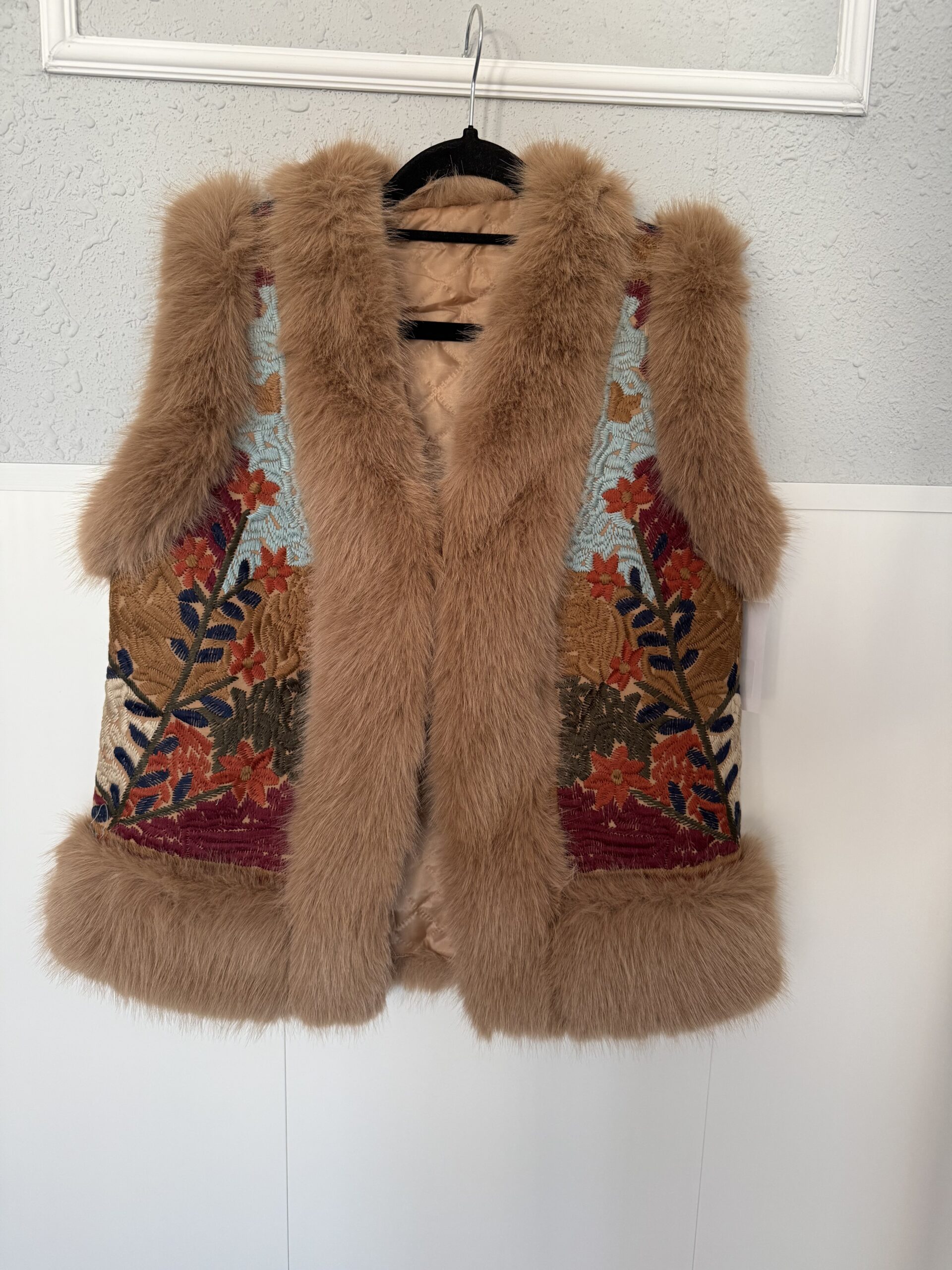 IMG_2632 Chaleco bordado - Imagen 1