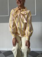 Blusa rayas cuello subido - Imagen 3