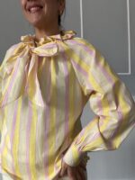 Blusa rayas cuello subido - Imagen 2