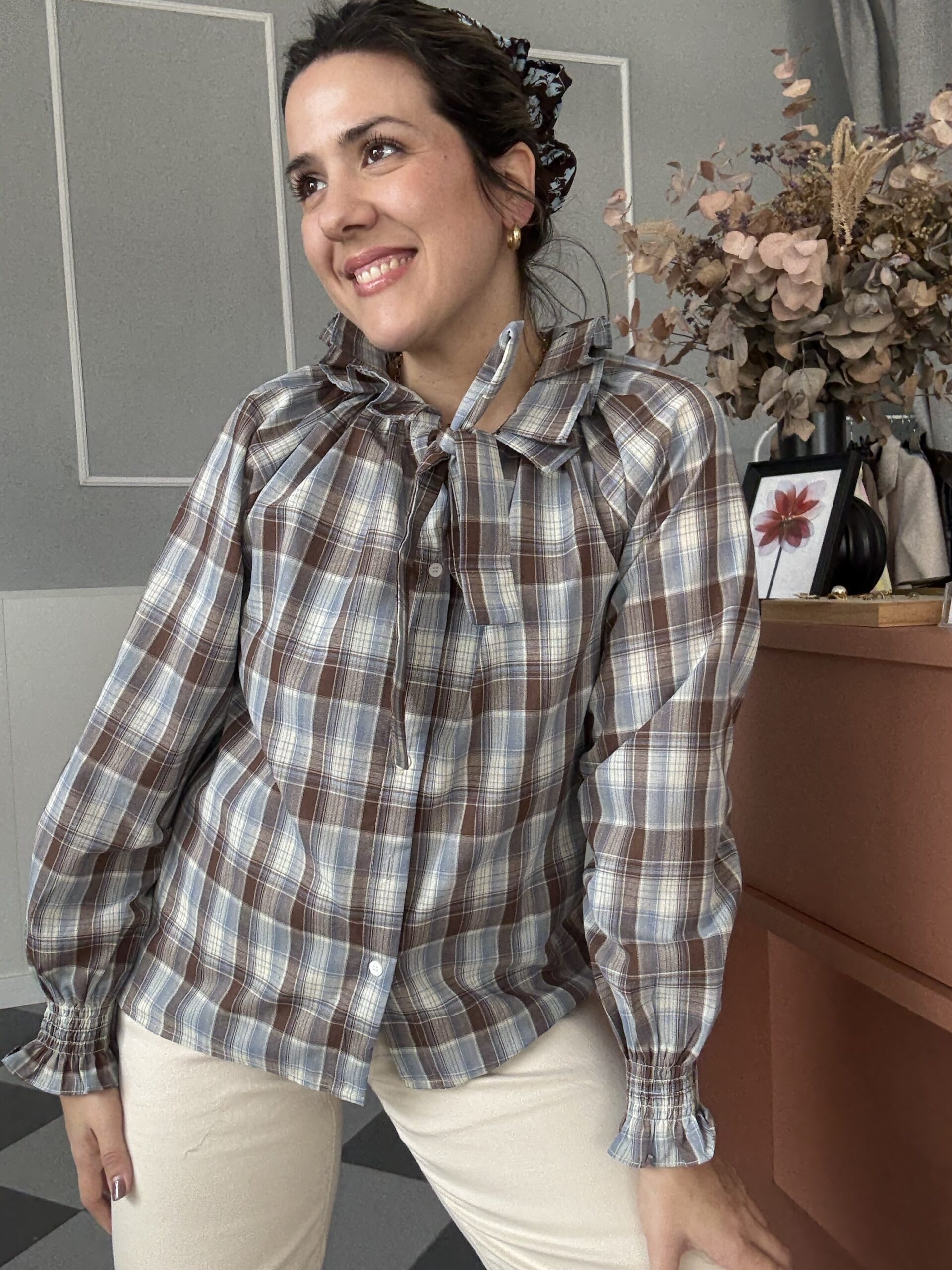 img_4981-2 Camisa cuadros con cuello subido - Imagen 1