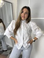 Camisa blanca cuello subido