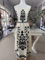 Conjunto de lino bordado