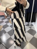 Falda de rayas y volantes - Imagen 3