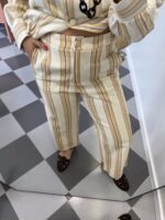 Pantalón pinzas vainilla - Imagen 2