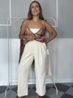 Pantalón pinzas crudo